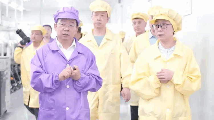 人民网“行进中国”记者团走进山西高科华烨电子集团有限公司