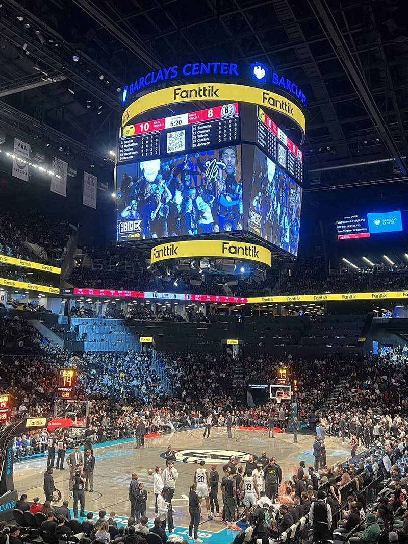 篮球场LED广告屏